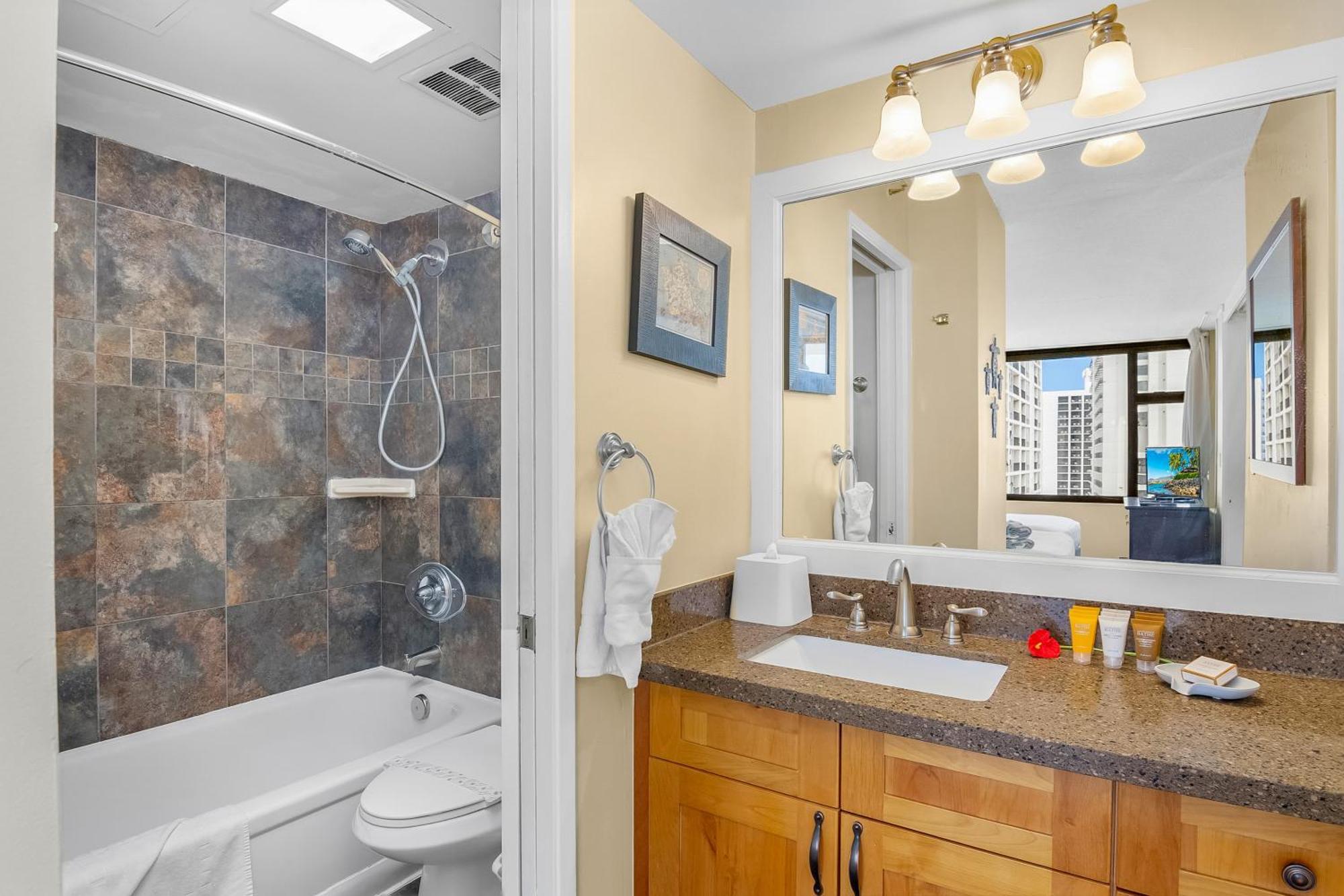 Beautiful 1Br, Steps To Waikiki Beach And Parking Honolulu Ngoại thất bức ảnh